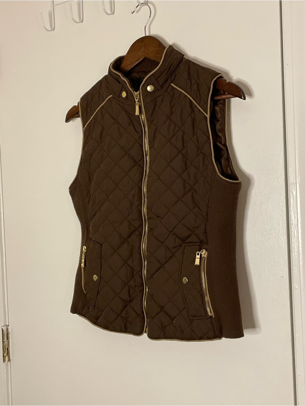 Active USA Quilted Brown Sleeveless Vest with Gold Hardware